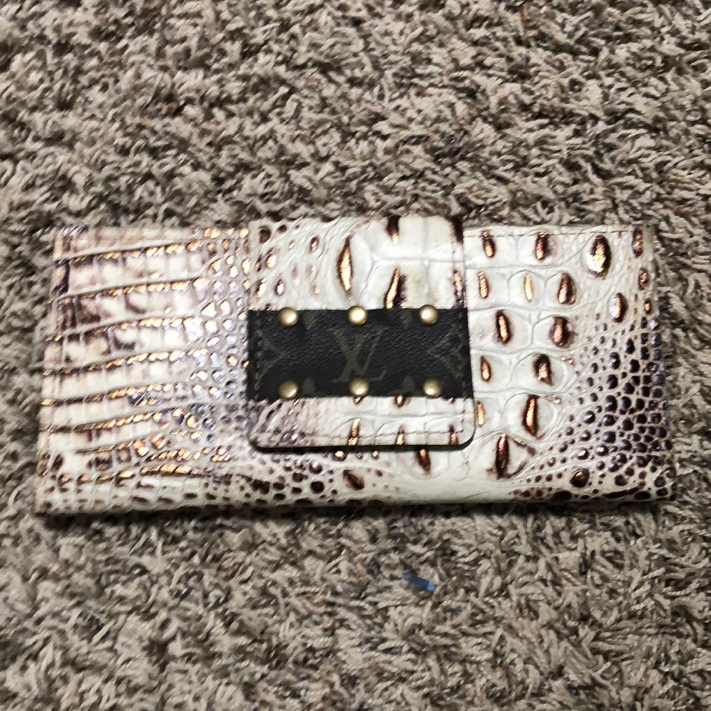 Oversized women’s handmade wallet.